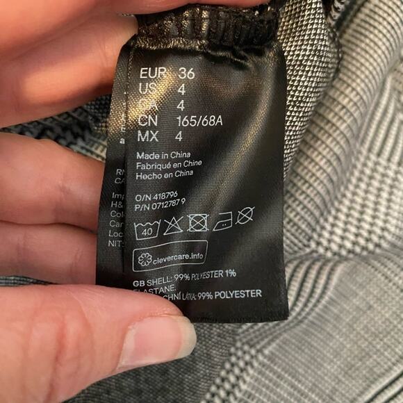 H&M Divided Women's 4 Jacquard Pattern V-neck Romper Sexy Dressy Academia Preppy - Picture 10 of 11